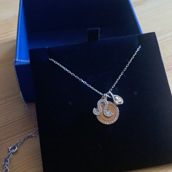 New Swarovski zodiac pendant necklace, Leo - Picture 7 of 7